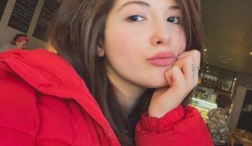 دنیا دادرسان نمیدونم نمیدونم