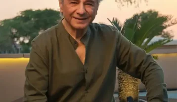 عارف دیوانه بیزار